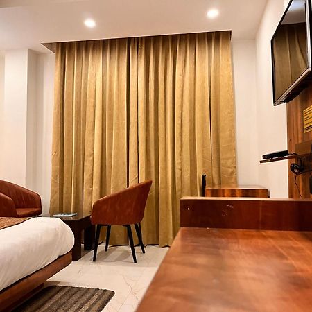 Hotel The Onix Дехрадун Экстерьер фото